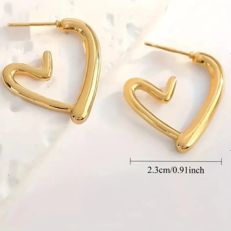 Aretes dorados de corazón