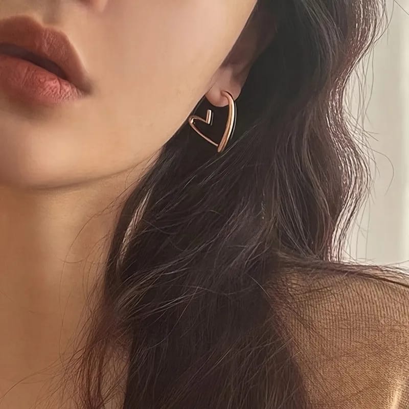 Aretes dorados de corazón