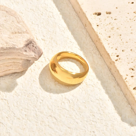 Anillo dorado liso