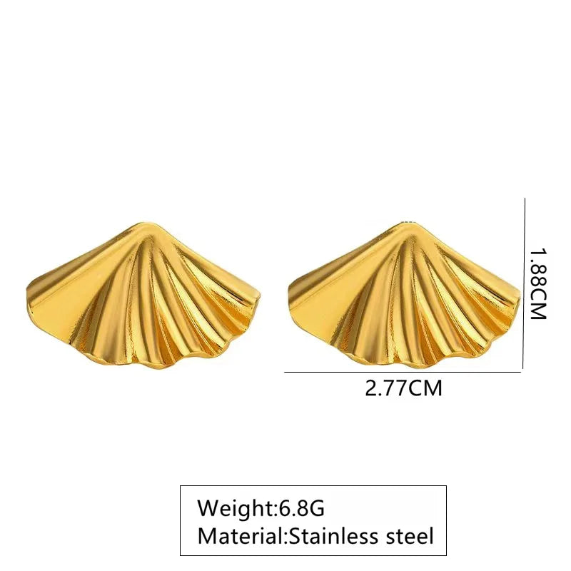 Aretes dorados de hoja