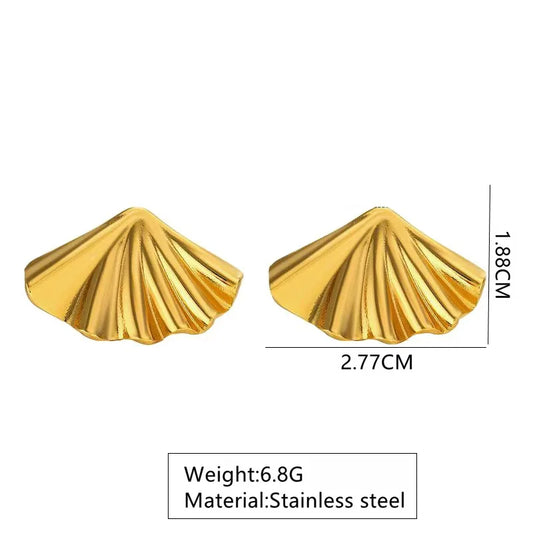 Aretes dorados de hoja