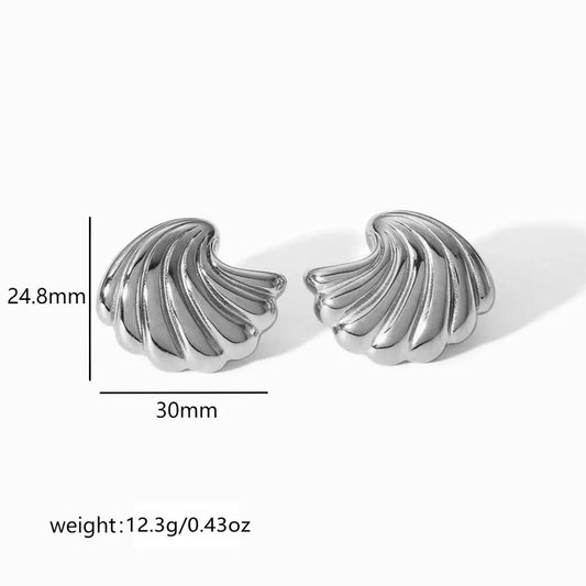 Aretes plateados de alas