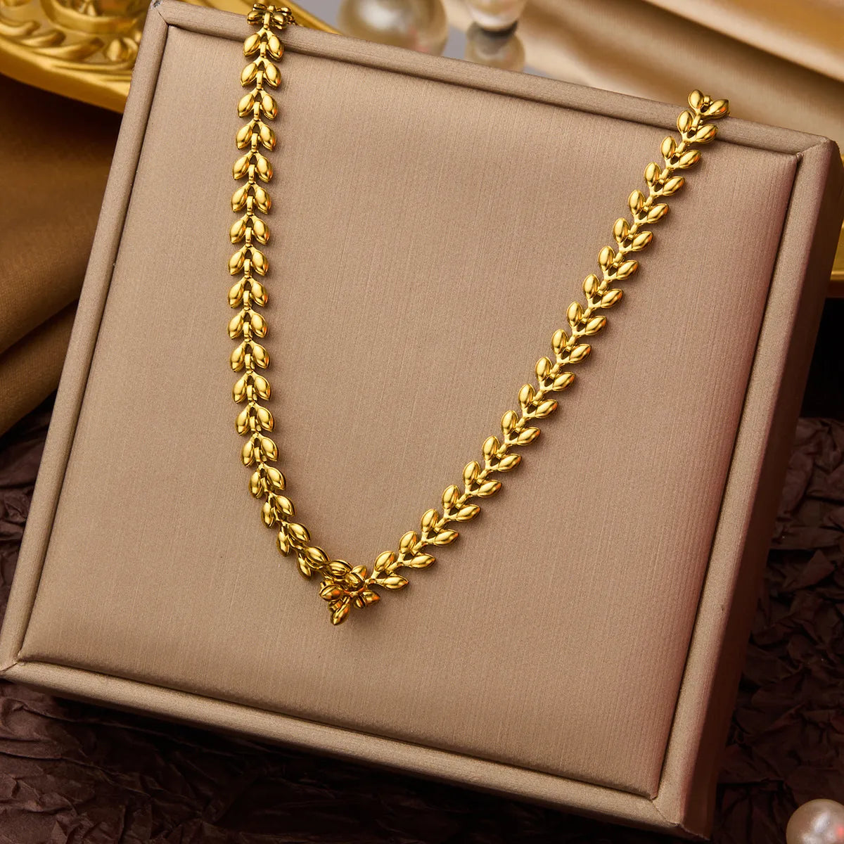 Collar dorado de trigo
