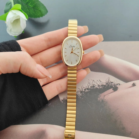 Reloj clásico dorado